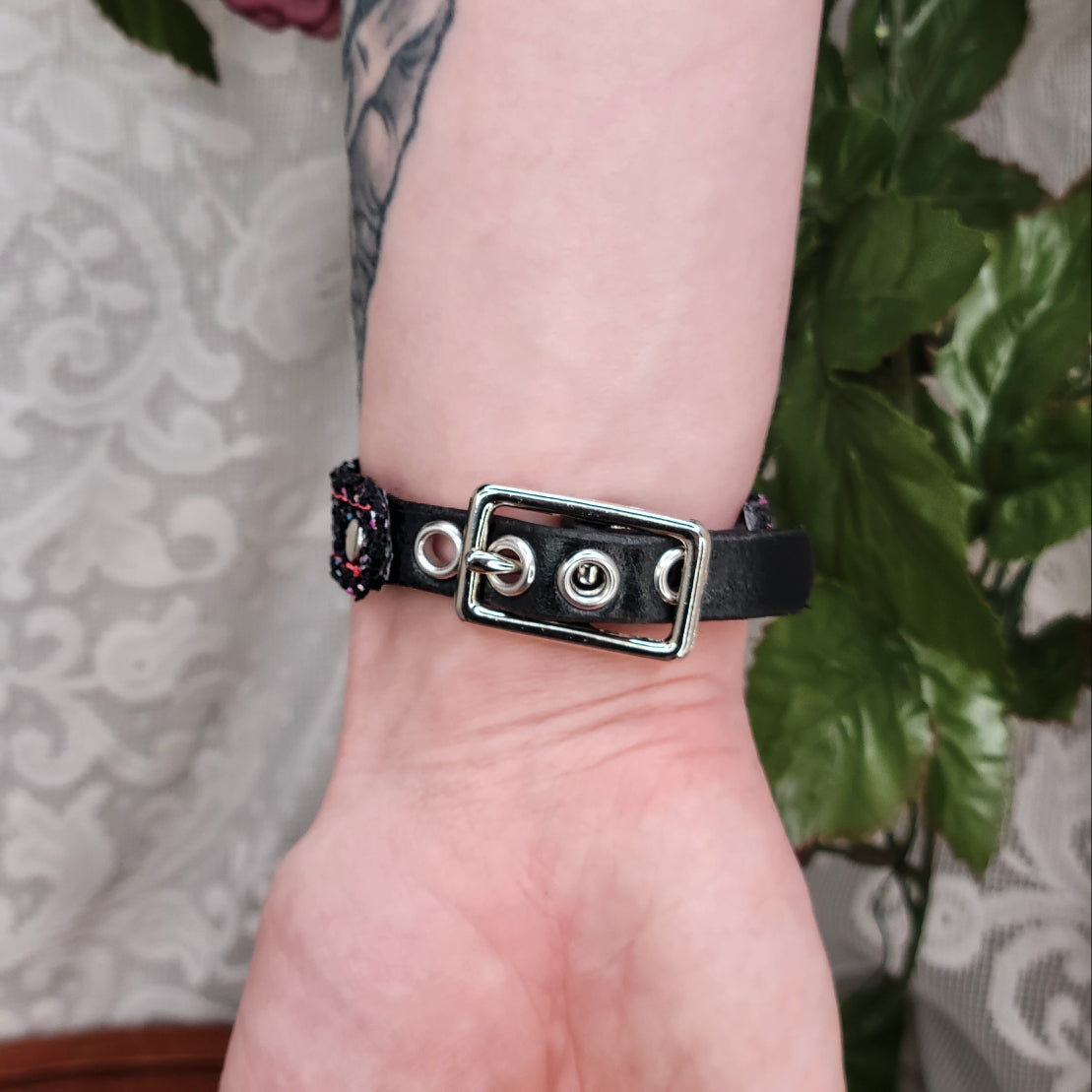 SCENE QUEEN CUFF